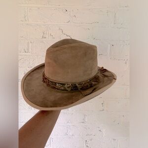 Henschel & Skullys VINTAGE cowboy hat.